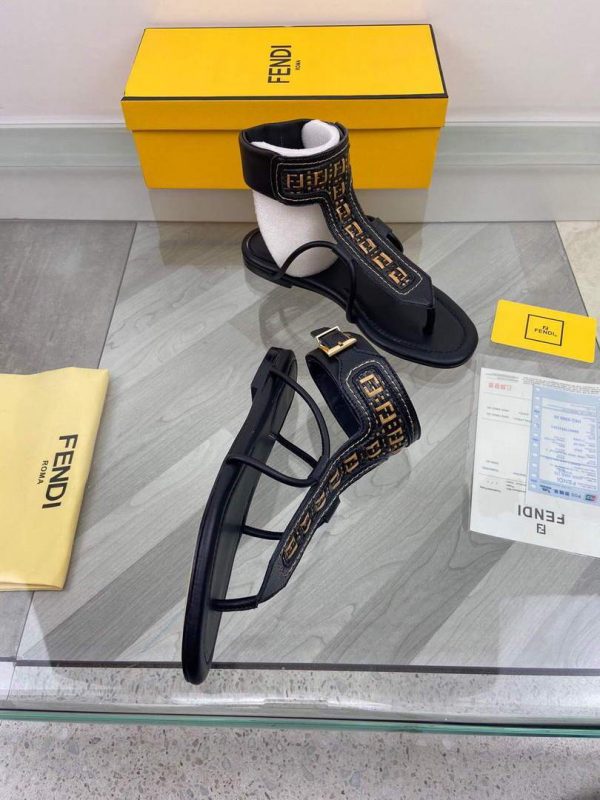 Fendi 8Y8095 FF Interlace Leather Thong Sandals Black - luxibagsmall