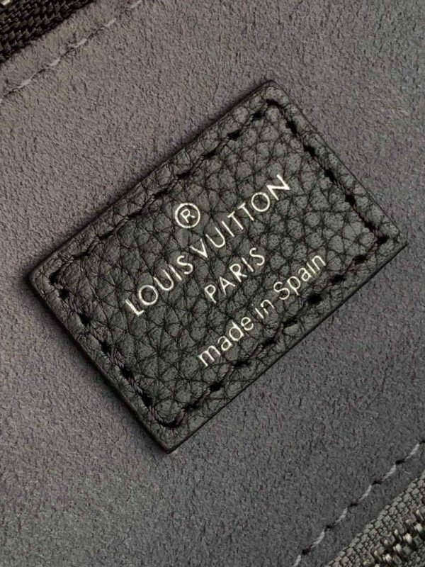 LV M56073 Louis Vuitton M56084 Beaubourg Hobo MM Mahina Black | lv m56073 louis vuitton m56084 beaubourg hobo mm mahina black 6