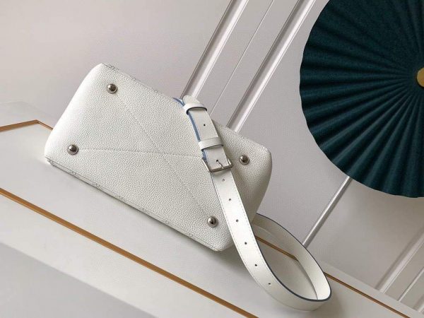 LV M56084 Louis Vuitton M56073 Beaubourg Hobo MM Mahina White | lv m56084 louis vuitton m56073 beaubourg hobo mm mahina white 5