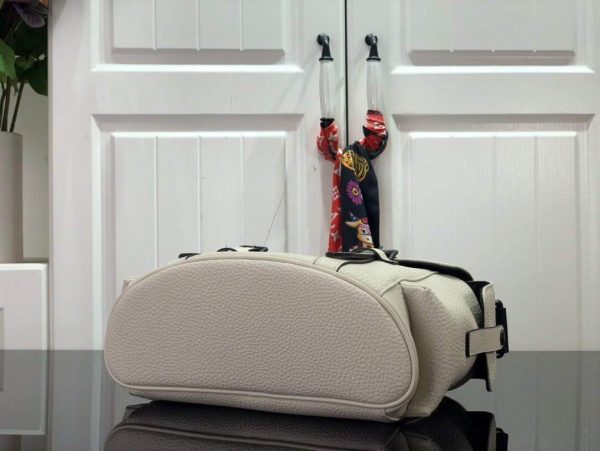 LV M58475 Louis Vuitton Christopher Messenger Bag White M58476 | lv m58475 louis vuitton christopher messenger bag white m58476 4