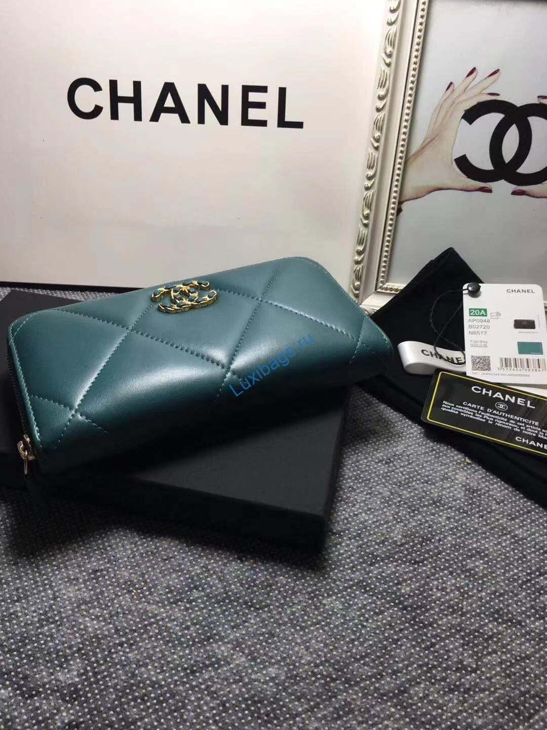 Chanel AP0956 Chanel 19 Long zipped Wallet Lambskin Navy Blue | voguebags.ru chanel ap0956 chanel 19 long flap wallet lambskin 42