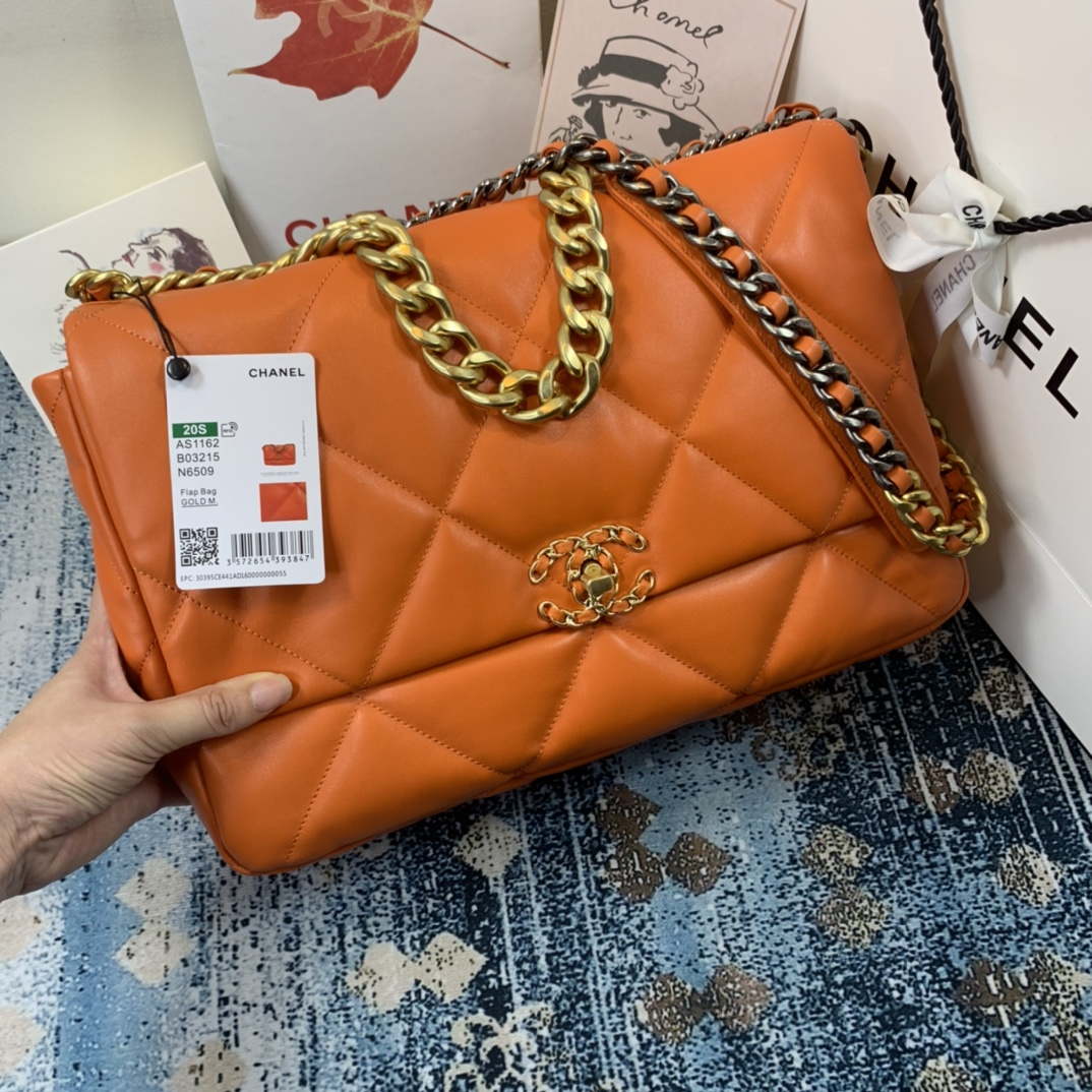 chanel as1162 chanel 19 maxi flap bag lambskin b02875 oragne 1 Chanel AS1162 Chanel 19 Maxi Flap Bag Lambskin B02875 Oragne | voguebags.ru chanel as1162 chanel 19 maxi flap bag lambskin b02875 oragne 2