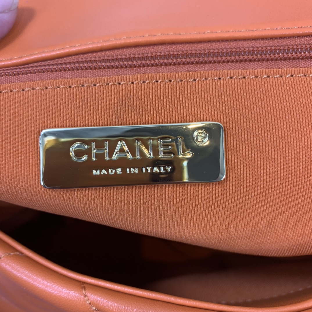 chanel as1162 chanel 19 maxi flap bag lambskin b02875 oragne 8 Chanel AS1162 Chanel 19 Maxi Flap Bag Lambskin B02875 Oragne | voguebags.ru chanel as1162 chanel 19 maxi flap bag lambskin b02875 oragne 9