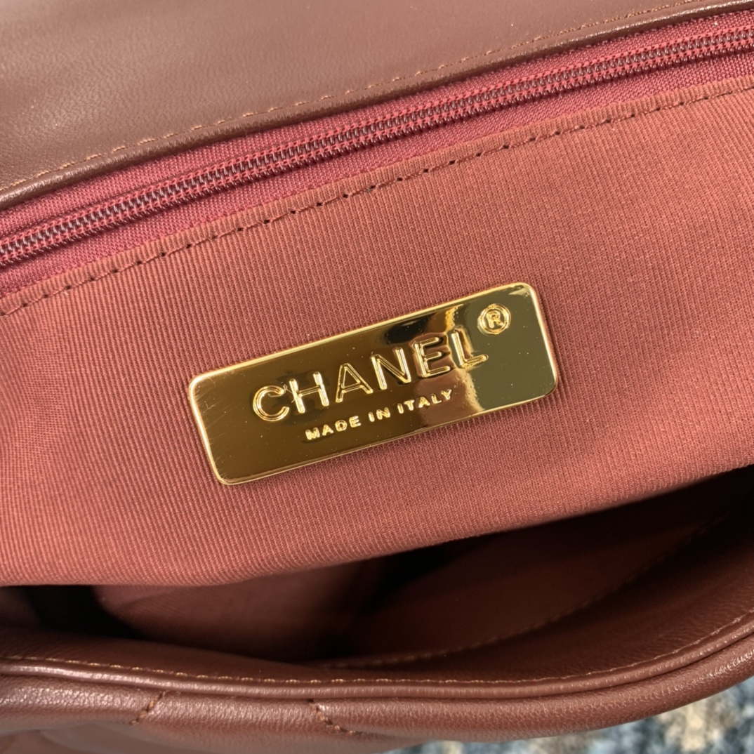 Chanel AS1162 Chanel 19 Maxi Flap Bag Lambskin B02875 Wine Red | voguebags.ru chanel as1162 chanel 19 maxi flap bag lambskin b02875 wine red 9