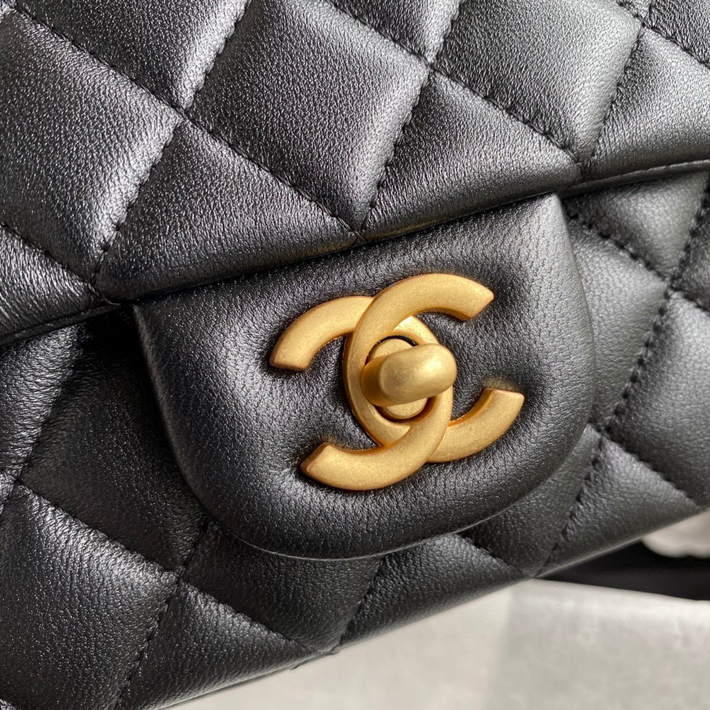 Chanel AS2431 Mini flap Lambskin bag with top handle Black | voguebags.ru chanel as2431 mini flap lambskin bag with top handle 13