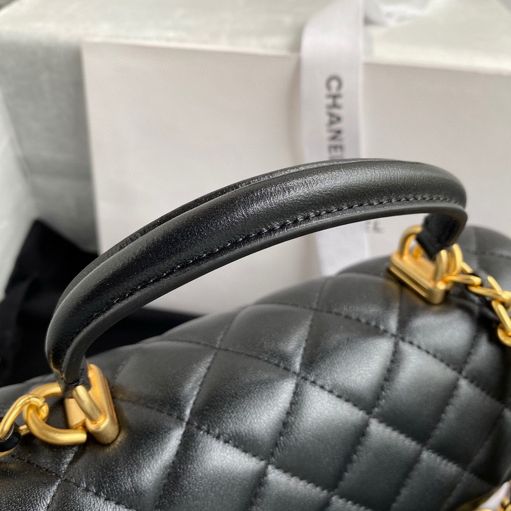 Chanel AS2431 Mini flap Lambskin bag with top handle Black | voguebags.ru chanel as2431 mini flap lambskin bag with top handle 15