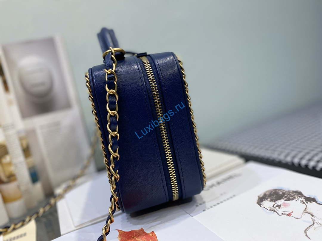 Chanel CC Filigree Vanity Case Bag Grained Calfskin A93343 Navy Blue | voguebags.ru chanel cc filigree vanity case bag grained calfskin a93343 16