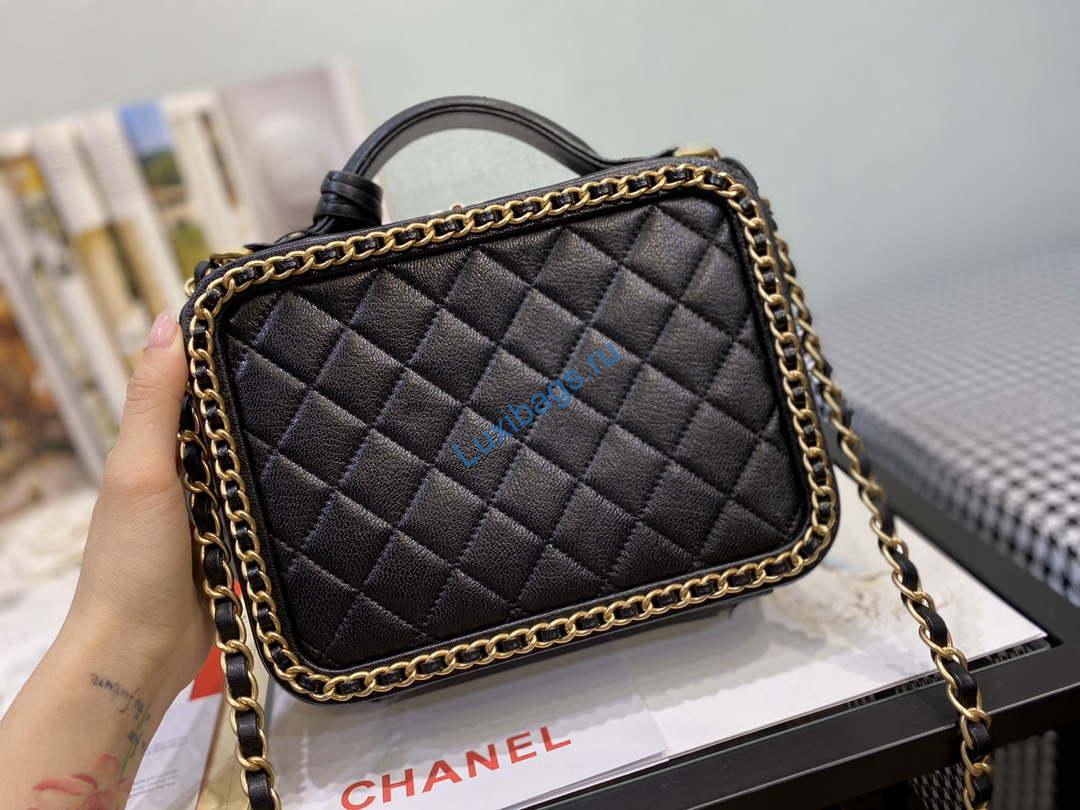 Chanel CC Filigree Vanity Case Bag Grained Calfskin A93343 Black Gold | voguebags.ru chanel cc filigree vanity case bag grained calfskin a93343 29