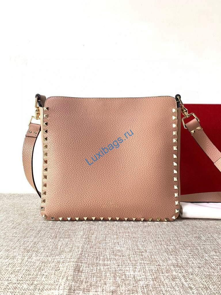 Valentino 2B0C17 Rockstud Grainy Calfskin Hobo Bag 50031S Light Pink | voguebags.ru valentino 2b0c17 rockstud grainy calfskin hobo bag 50031s 36