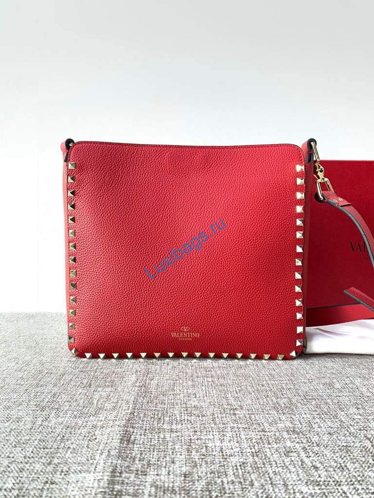 Valentino 2B0C17 Rockstud Grainy Calfskin Hobo Bag 50031S Red | voguebags.ru valentino 2b0c17 rockstud grainy calfskin hobo bag 50031s 53
