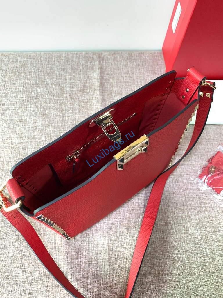 Valentino 2B0C17 Rockstud Grainy Calfskin Hobo Bag 50031S Red | voguebags.ru valentino 2b0c17 rockstud grainy calfskin hobo bag 50031s 55