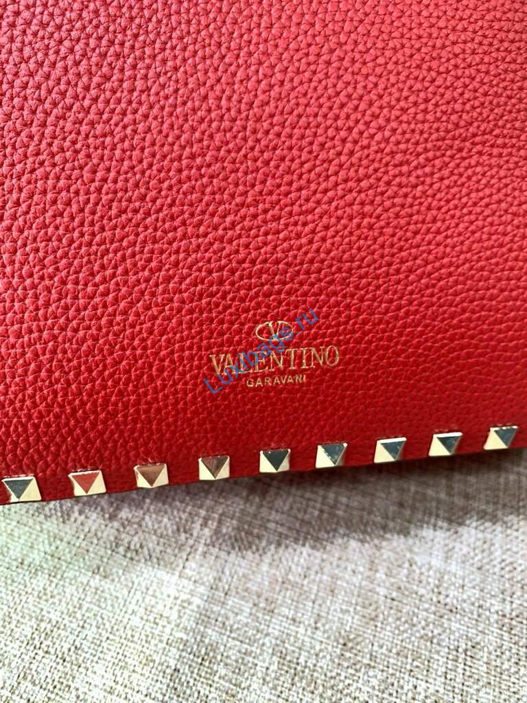 Valentino 2B0C17 Rockstud Grainy Calfskin Hobo Bag 50031S Red | voguebags.ru valentino 2b0c17 rockstud grainy calfskin hobo bag 50031s 57