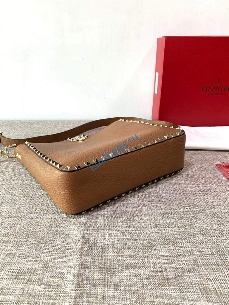 Valentino 2B0C17 Rockstud Grainy Calfskin Hobo Bag 50031S Tan | voguebags.ru valentino 2b0c17 rockstud grainy calfskin hobo bag 50031s 8