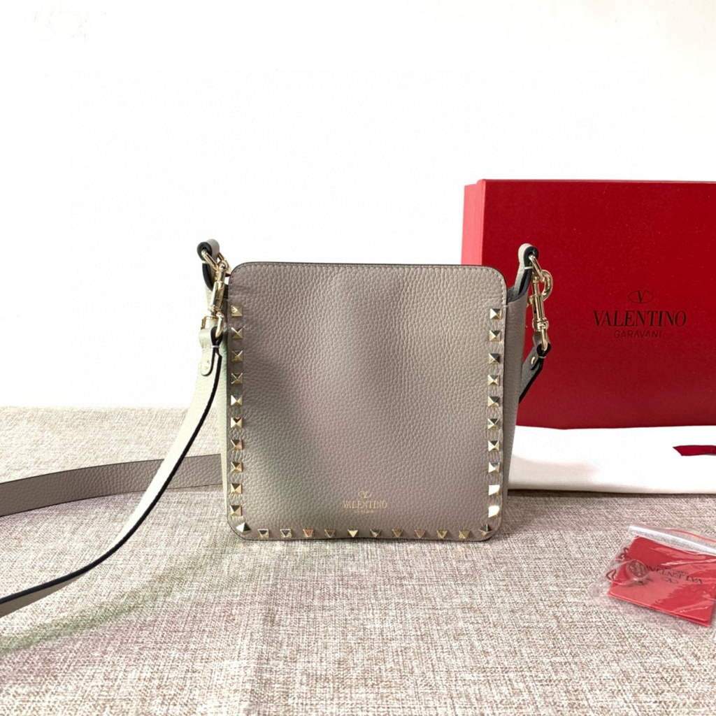 Valentino 2B0C17V Mini Rockstud Grainy Calfskin Hobo Bag 50029 Gray | voguebags.ru valentino 2b0c17v mini rockstud grainy calfskin hobo bag 50029 9