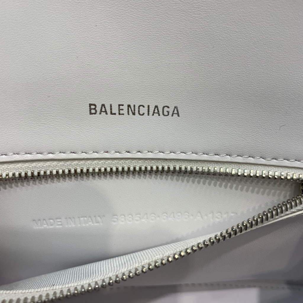 Balenciaga 593546 Hourglass Small Top Handle Crocodile Bag White | balenciaga 593546 hourglass small top handle crocodile bag 34 b4e5fb00 6a64 477e 8d0c 811bc0b8947e