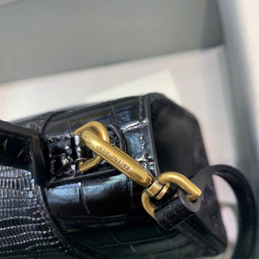 Balenciaga 593546 Hourglass Small Top Handle Crocodile Bag Black Gold | balenciaga 593546 hourglass small top handle crocodile bag 64