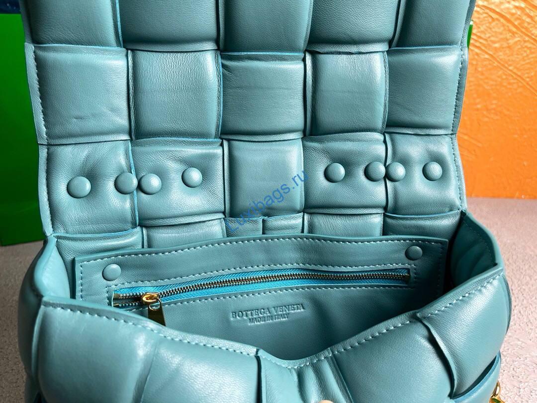 Bottega Veneta BV 20206 Chain Cassette 631421 Light Blue Gold | bottega veneta bv 20206 chain cassette 631421 125 voguebags.ru