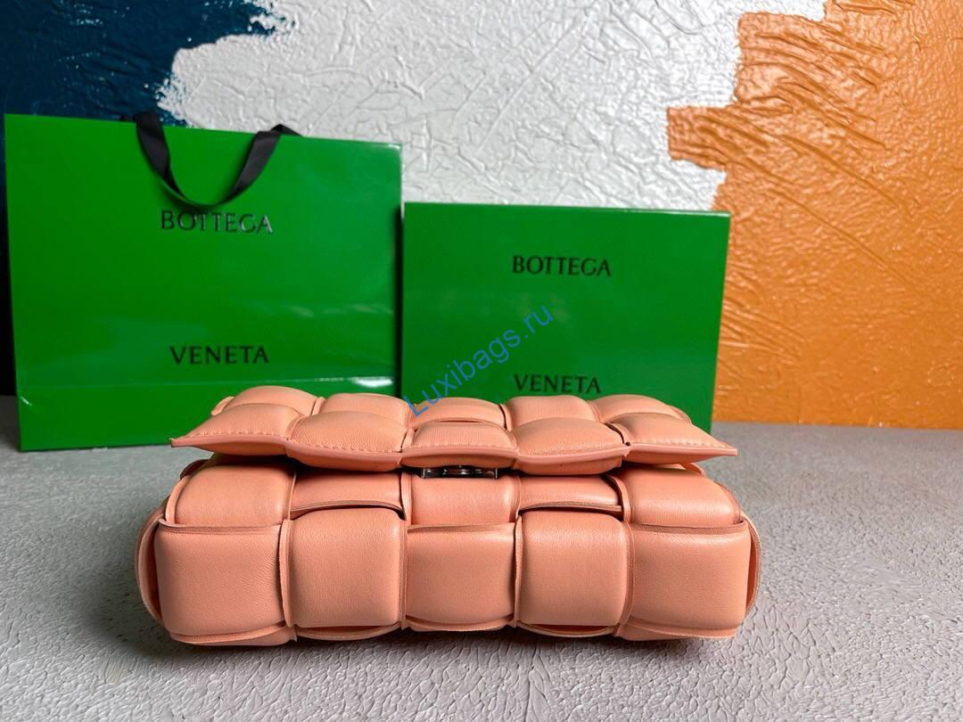 Bottega Veneta BV 20206 Chain Cassette 631421 Light Pink Silver | bottega veneta bv 20206 chain cassette 631421 silvry 21 voguebags.ru