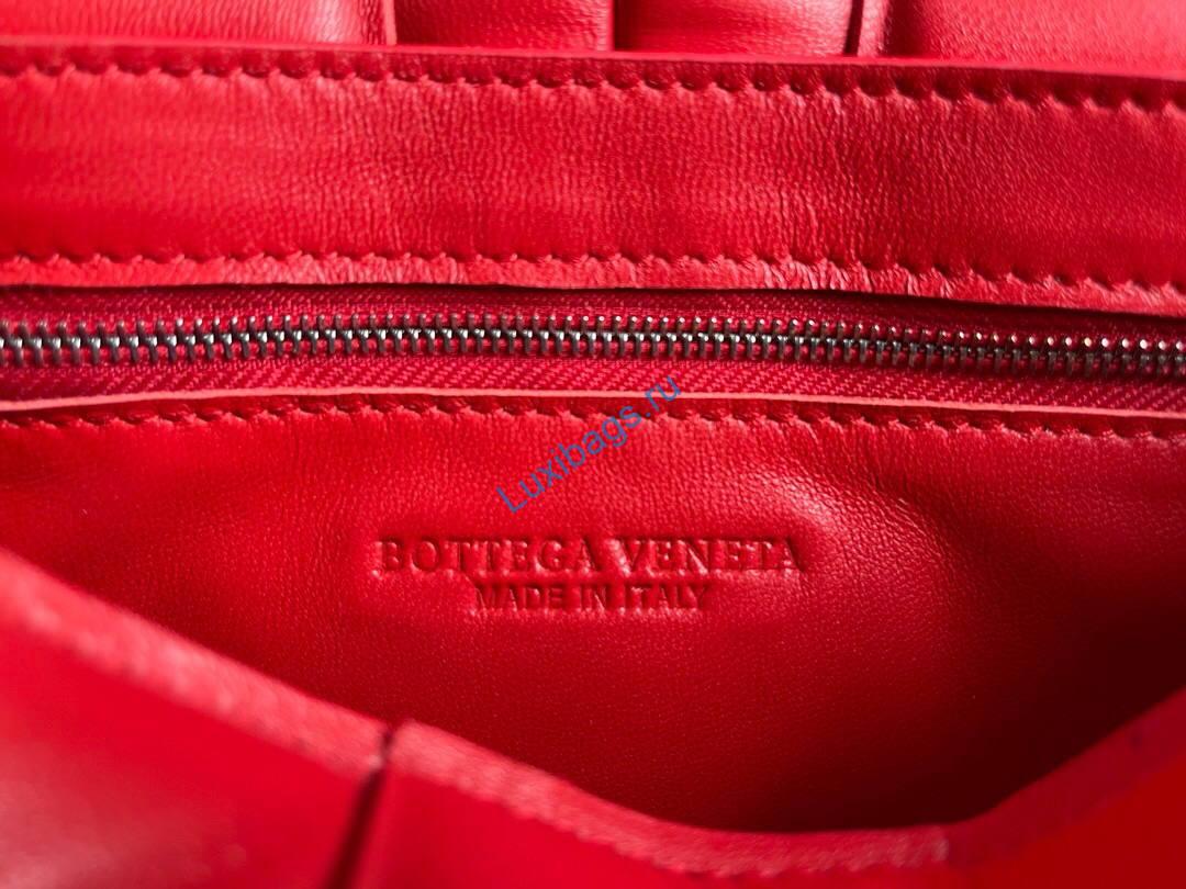 Bottega Veneta BV 20206 Chain Cassette 631421 Red Silver | bottega veneta bv 20206 chain cassette 631421 silvry 42 voguebags.ru