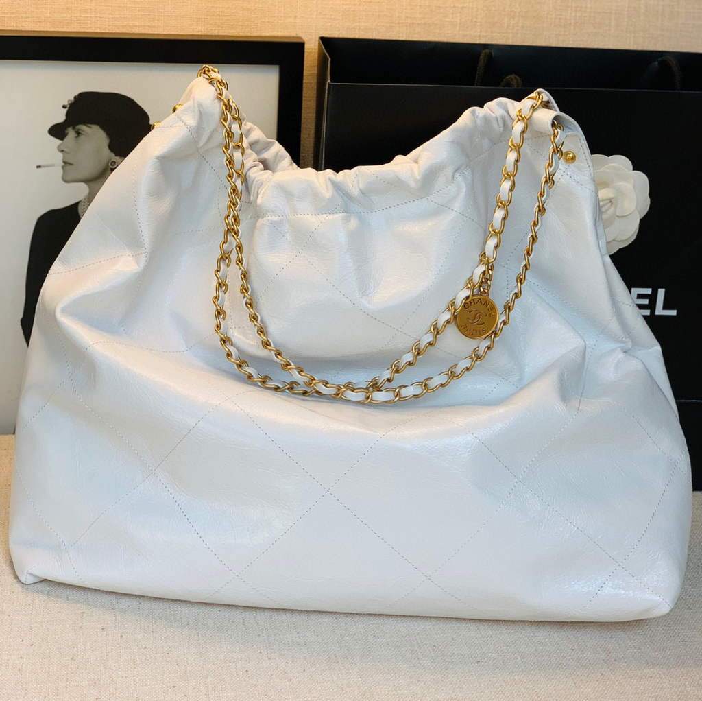 Chanel A68200 Large Chain Shopping Bag White Black | chanel a68200 large chain shopping bag 31