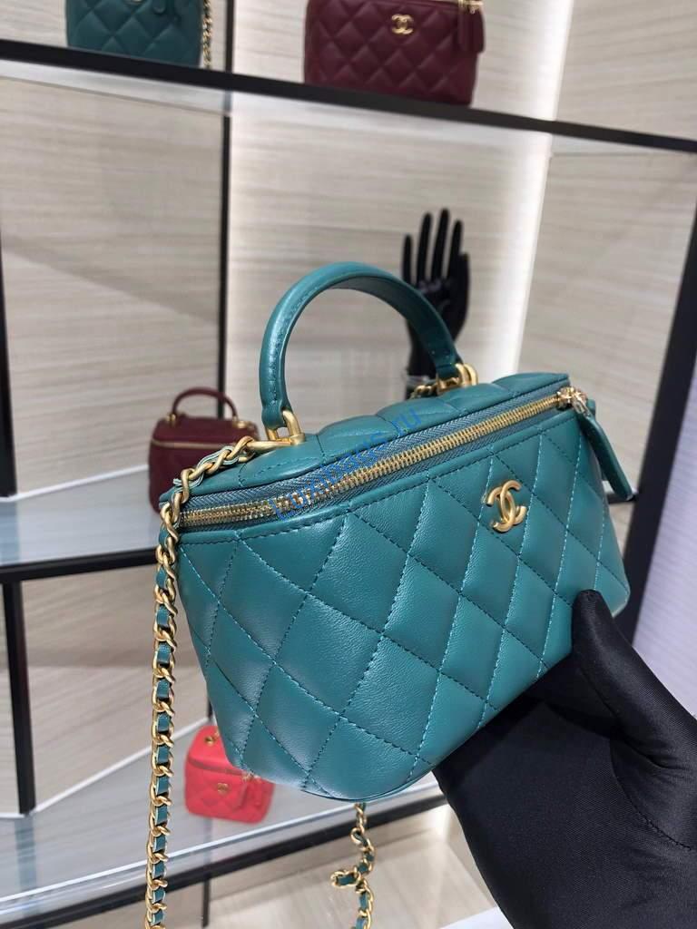 Chanel AP2199 Vanity With Chain Lambskin Gold Tone Green | chanel ap2199 vanity with chain lambskin 37