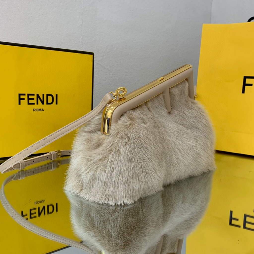 Fendi FIRST Small Bag Fox fur Bag 8BP129 Apricot | fendi first small bag sheepskin bag 8bp129 14 voguebags.ru
