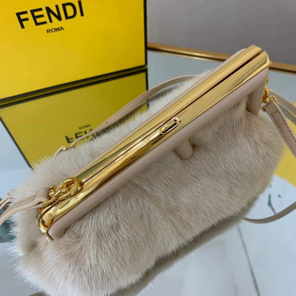 Fendi FIRST Small Bag Fox fur Bag 8BP129 Apricot | fendi first small bag sheepskin bag 8bp129 16 voguebags.ru