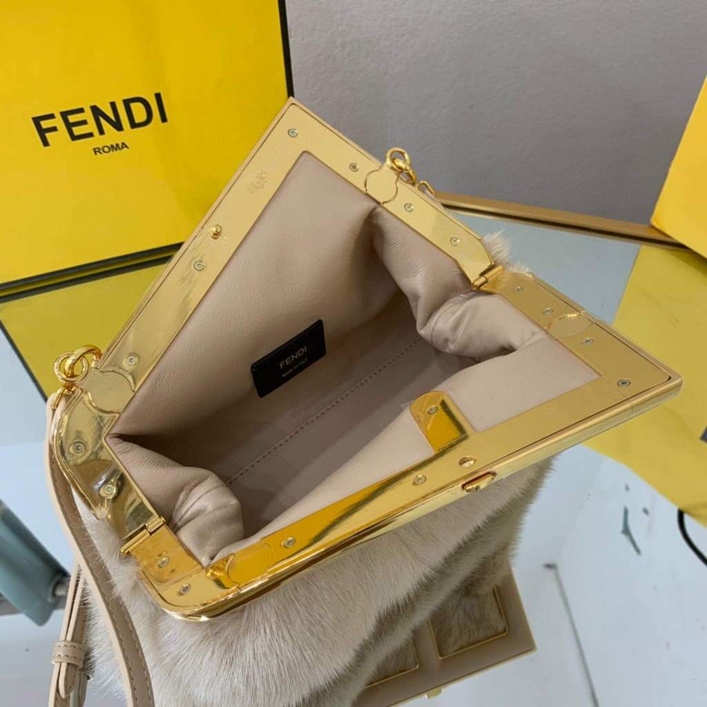 Fendi FIRST Small Bag Fox fur Bag 8BP129 Apricot | fendi first small bag sheepskin bag 8bp129 17 voguebags.ru