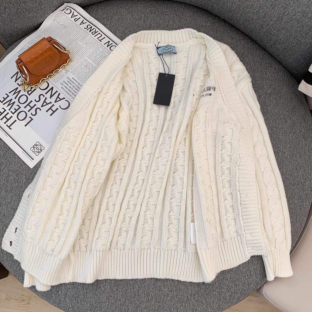 Prada Women's Sweaters Wholesales Prada Clothing 88793 | img 9785 voguebags.ru