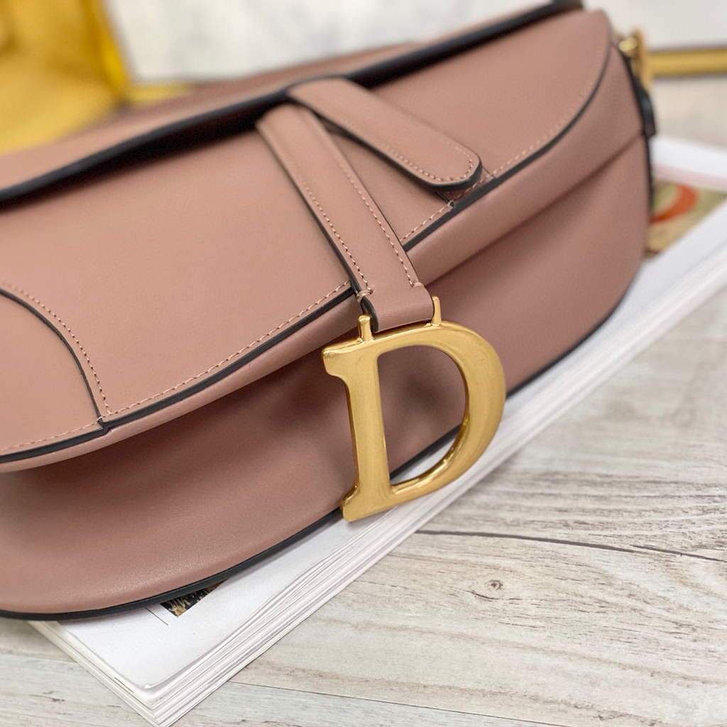 Dior M0446 Dior Saddle Bag M0447 Light Pink Goatskin Gold Hardware | voguebags.ru 63