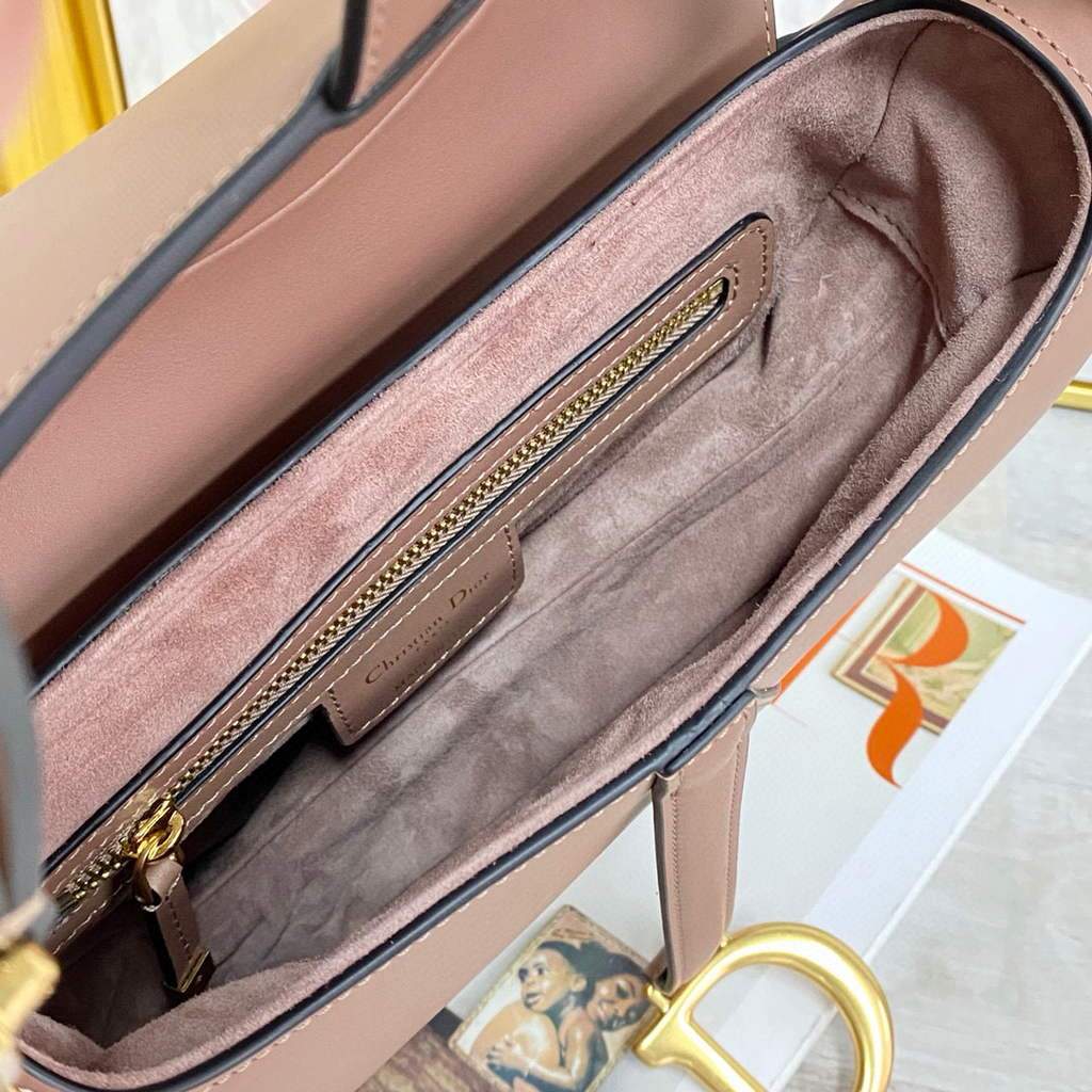 Dior M0446 Dior Saddle Bag M0447 Light Pink Goatskin Gold Hardware | voguebags.ru 69