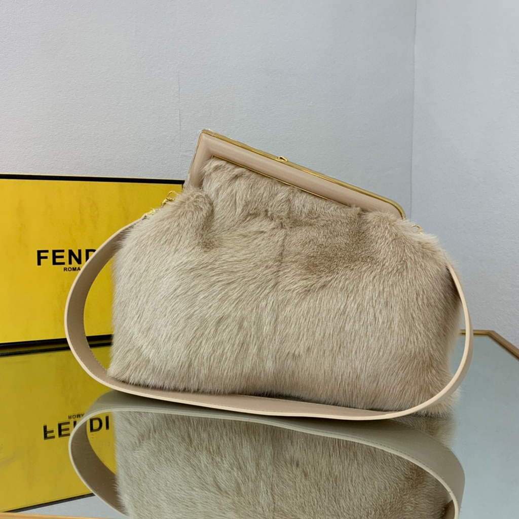 Fendi 8BP127 Fendi First Medium Fox fur Beige Bag | voguebags.ru 820