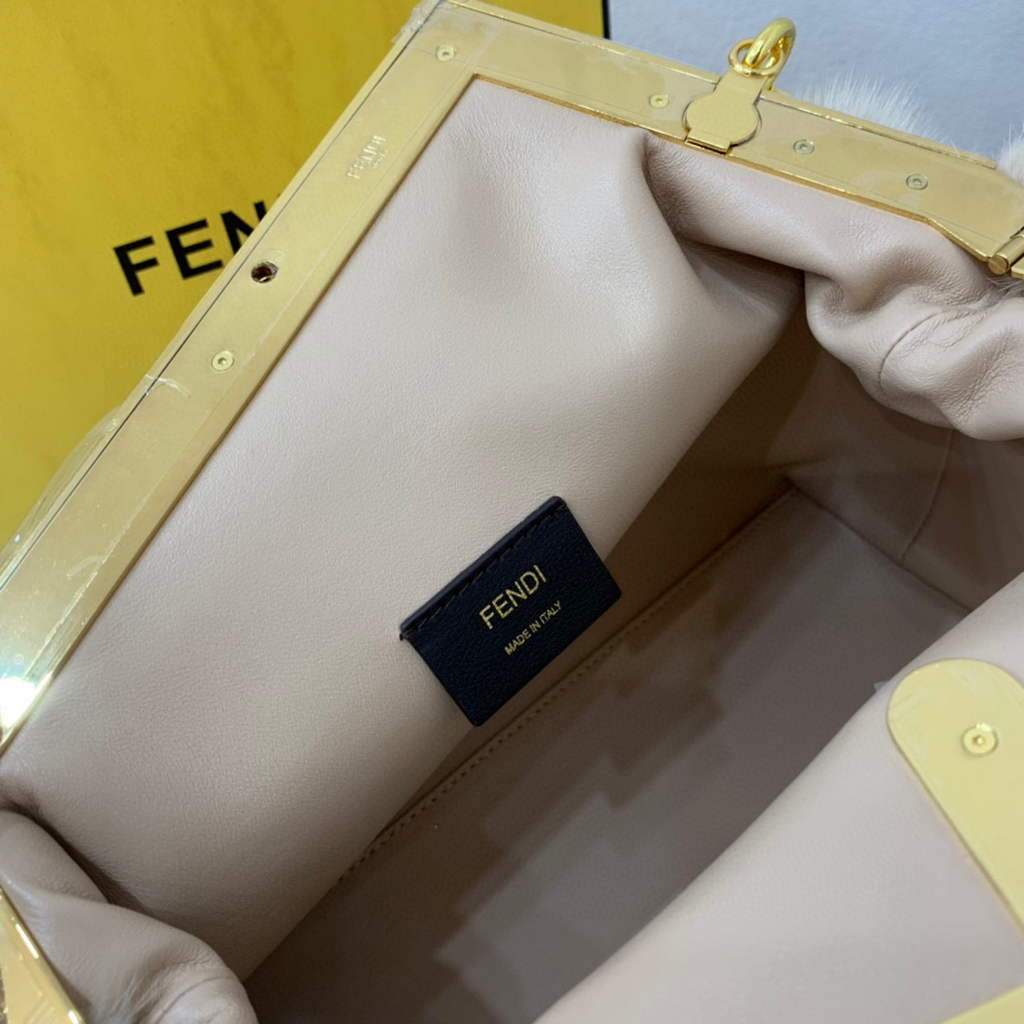 Fendi 8BP127 Fendi First Medium Fox fur Beige Bag | voguebags.ru 825