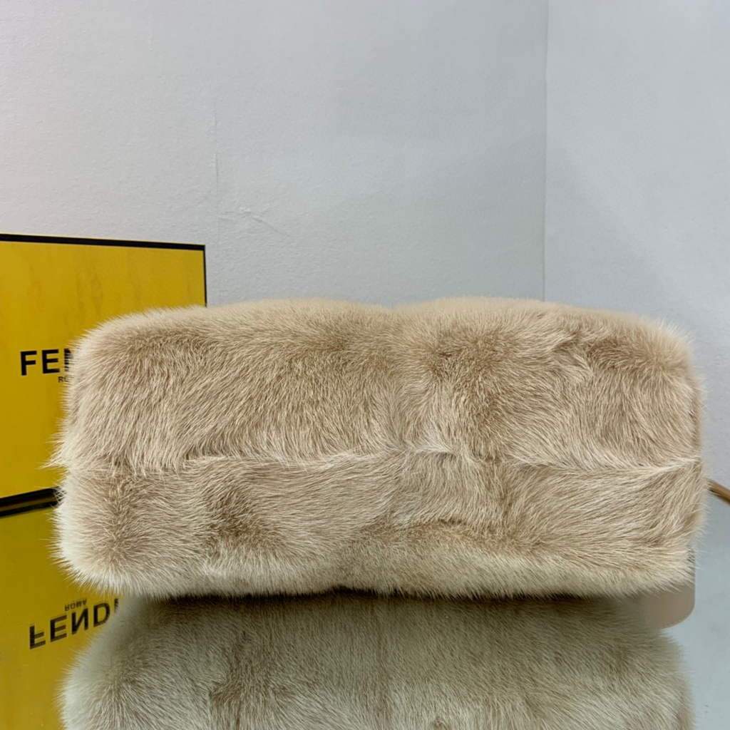 Fendi 8BP127 Fendi First Medium Fox fur Beige Bag | voguebags.ru 827