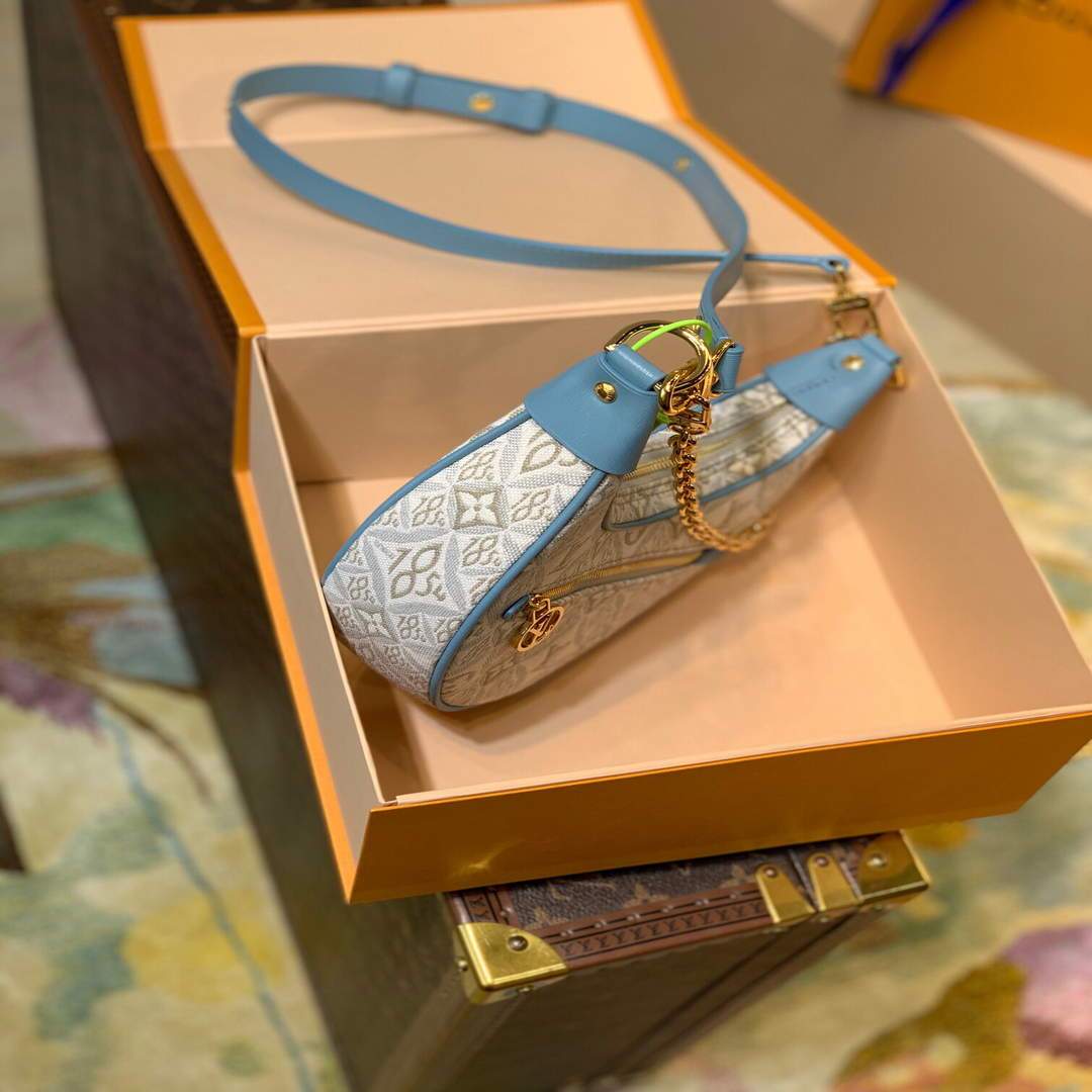 LV M81094 Louis Vuitton Loop Bag Ecru / Blue | lv m81094 louis vuitton loop bag ecru blue 12