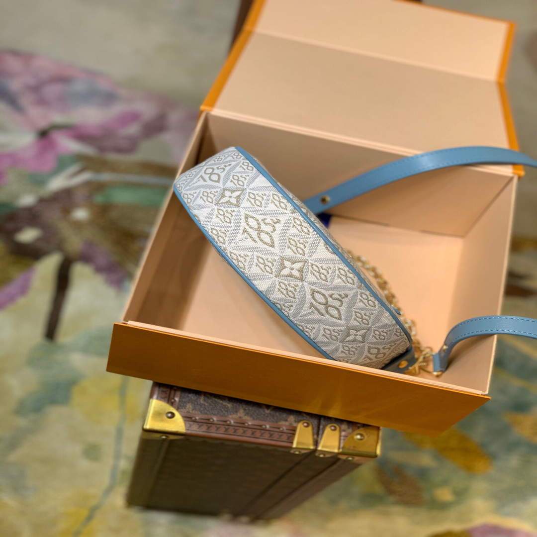 LV M81094 Louis Vuitton Loop Bag Ecru / Blue | lv m81094 louis vuitton loop bag ecru blue 13