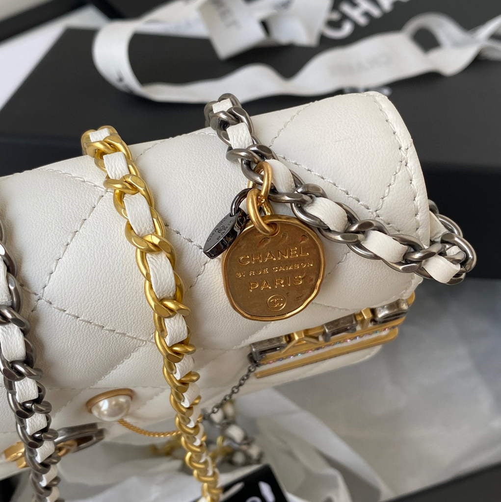 Chanel AP2508 Wallet On Chain Lambskin Shoulder Bag White | chanel ap2508 wallet on chain lambskin shoulder bag white 15