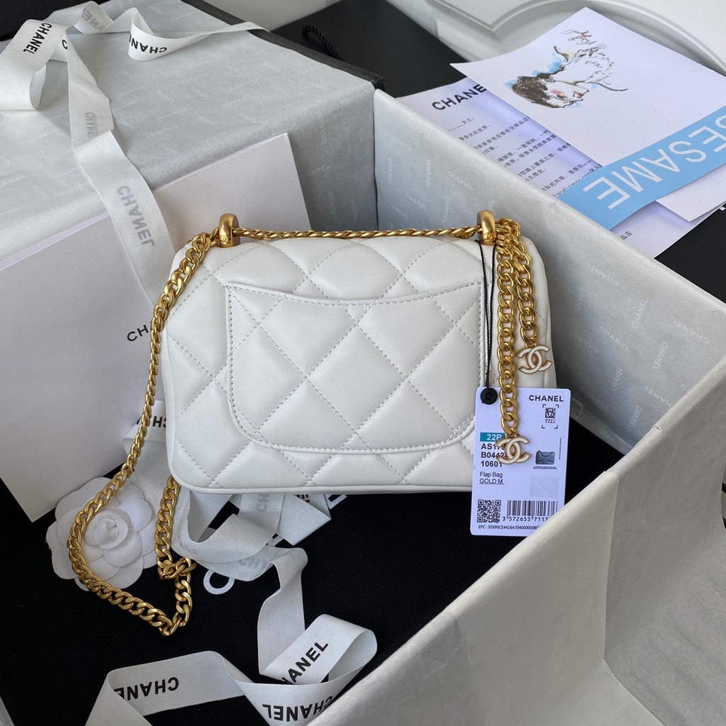 Chanel Flap Small Bag Lampskin Diamond AS1792 White | chanel flap bag lampskin diamond as1792 30