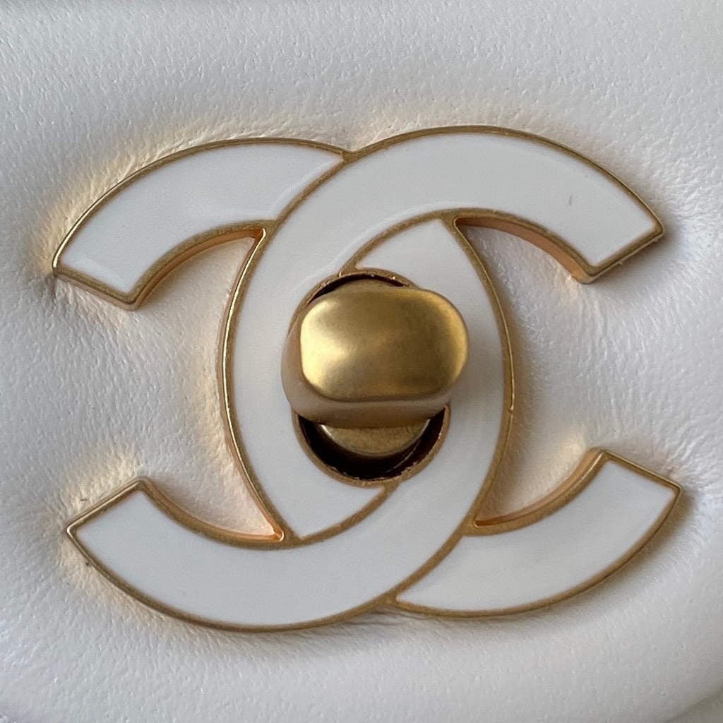 Chanel Flap Small Bag Lampskin Diamond AS1792 White | chanel flap bag lampskin diamond as1792 31