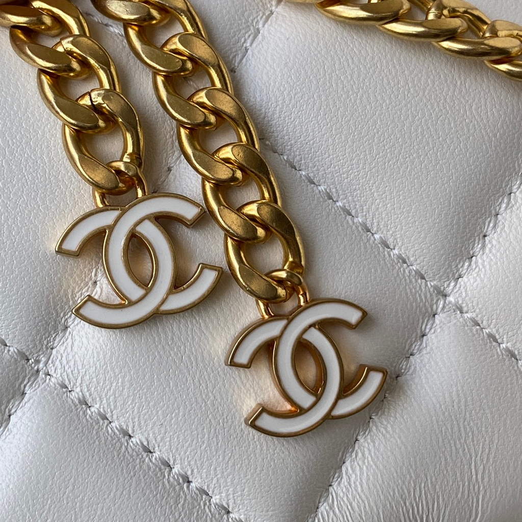Chanel Flap Small Bag Lampskin Diamond AS1792 White | chanel flap bag lampskin diamond as1792 32