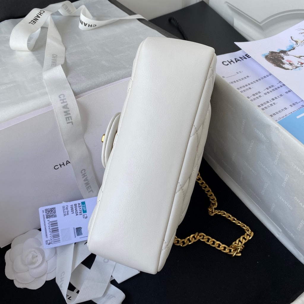 Chanel Flap Small Bag Lampskin Diamond AS1792 White | chanel flap bag lampskin diamond as1792 34