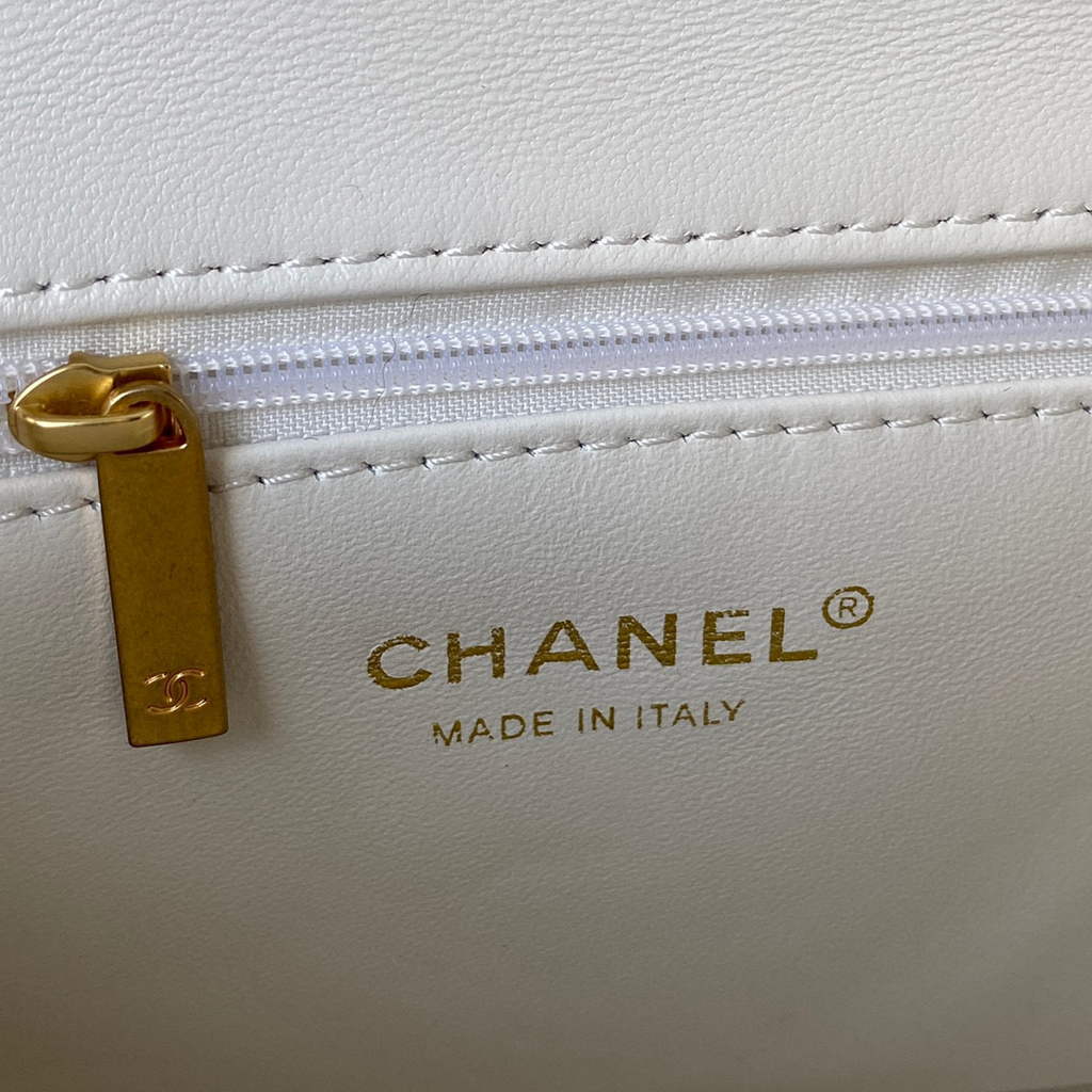Chanel Flap Small Bag Lampskin Diamond AS1792 White | chanel flap bag lampskin diamond as1792 36