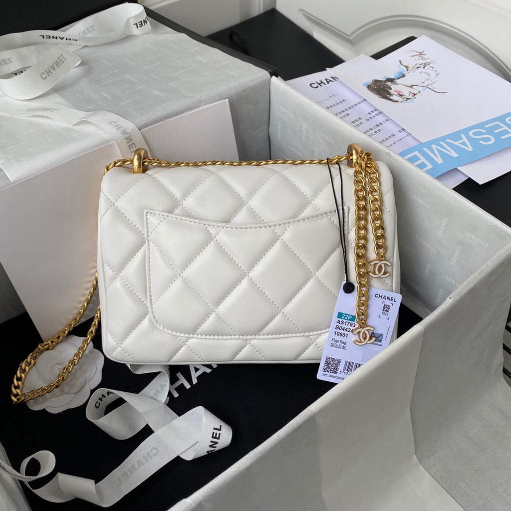 Chanel Flap Bag Lampskin Diamond AS1793 White | chanel flap bag lampskin diamond as1793 white 2
