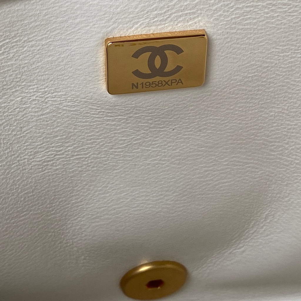 Chanel Flap Bag Lampskin Diamond AS1793 White | chanel flap bag lampskin diamond as1793 white 9
