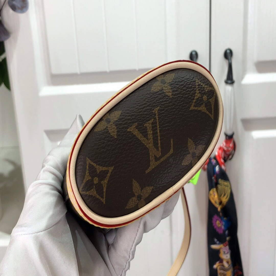 LV M80874 Louis Vuitton Fold Me Pouch | lv m80874 louis vuitton fold me pouch 4