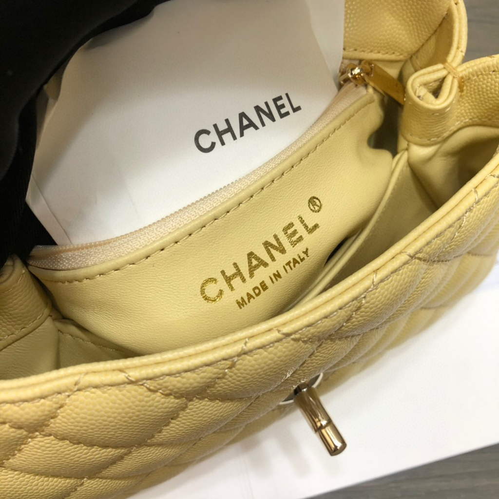 Chanel A92990 Medium Flap Bag With Top Handle Bag Yellow | chanel a92990 meduim flap bag with top handle handbag 18