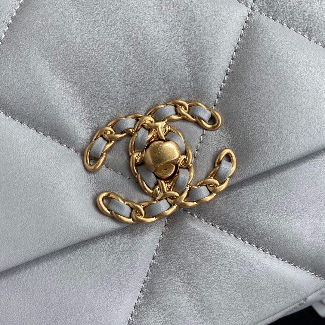 Chanel As1160 Chanel 19 Handbag Flap Lambskin B04852 94305 Grey | chanel as1160 chanel 19 handbag flap lambskin b04852 94305 gold 003