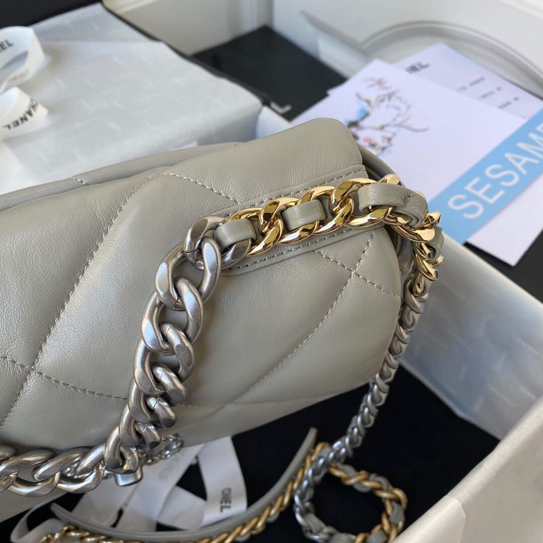 Chanel As1160 Chanel 19 Handbag Flap Lambskin B04852 94305 Grey Silver | chanel as1160 chanel 19 handbag flap lambskin b04852 94305 silver 024