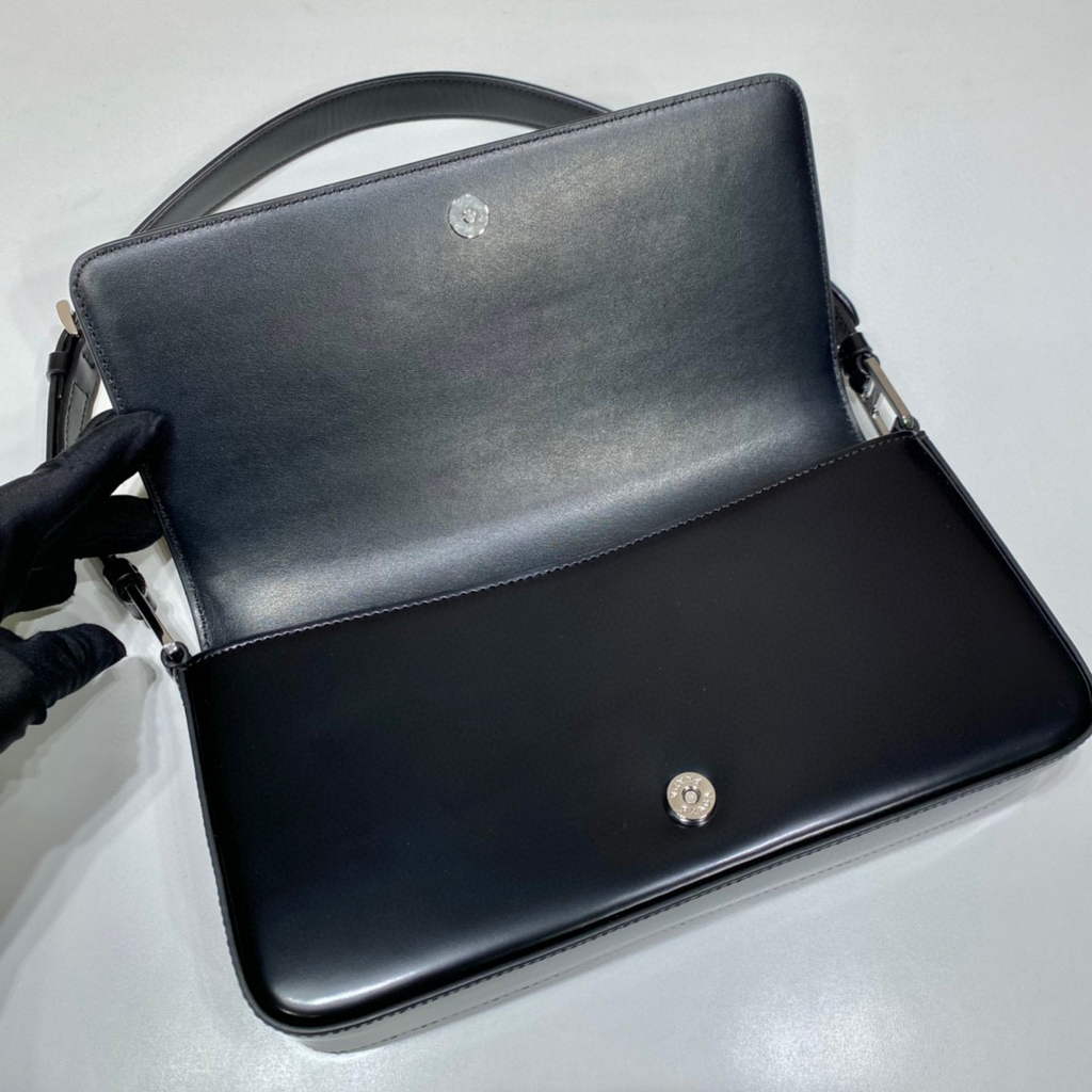 Prada 1BD323 Brushed leather Prada Femme bag Black | prada 1bd323 brushed leather prada femme bag 17