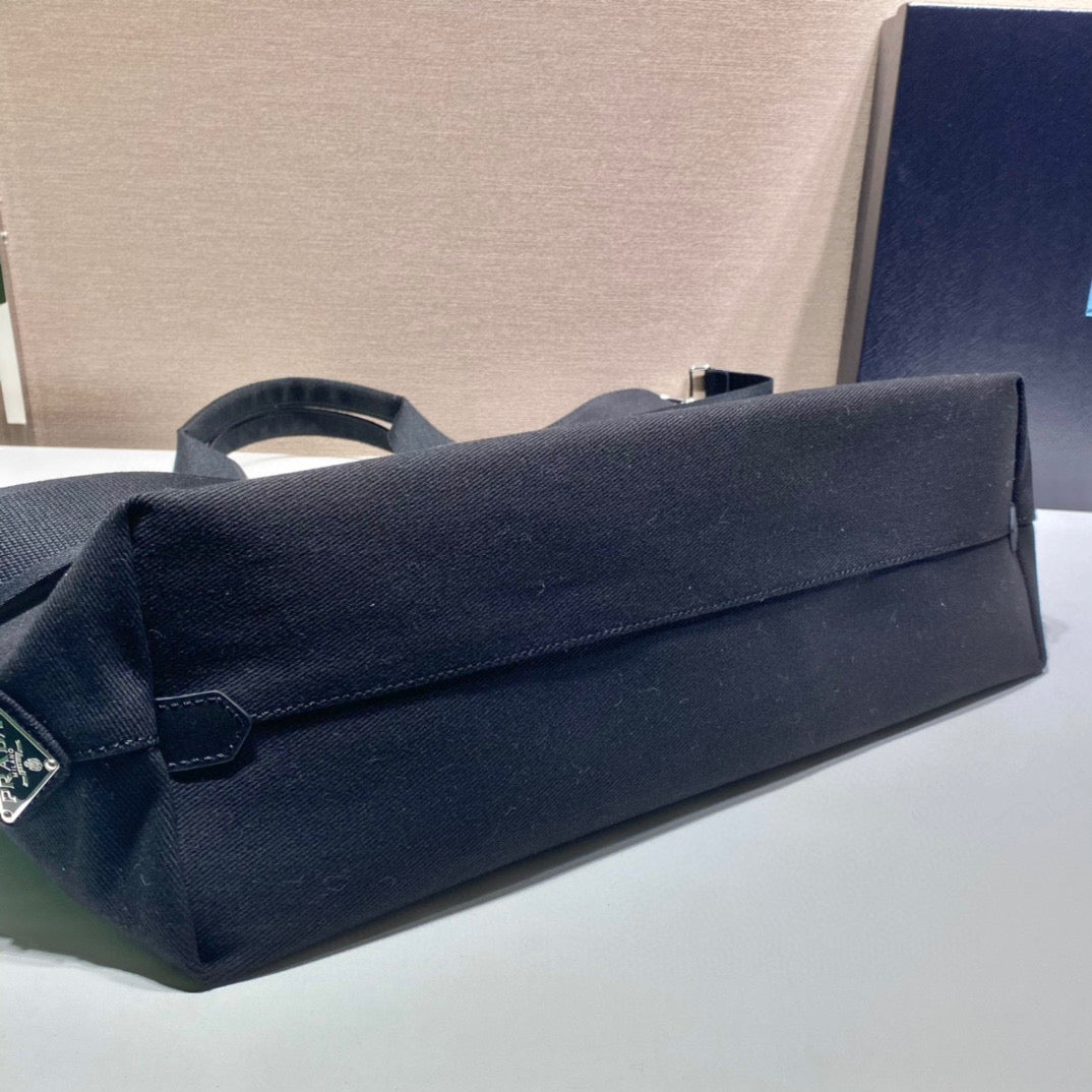 Prada 1BG395 Drill tote Shoulder bag Black | prada 1bg395 drill tote shoulder bag 34